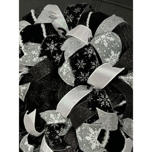 Winter Christmas Wreath, Black and Silver 22 Inch Deco mesh - Picture 4 of 6